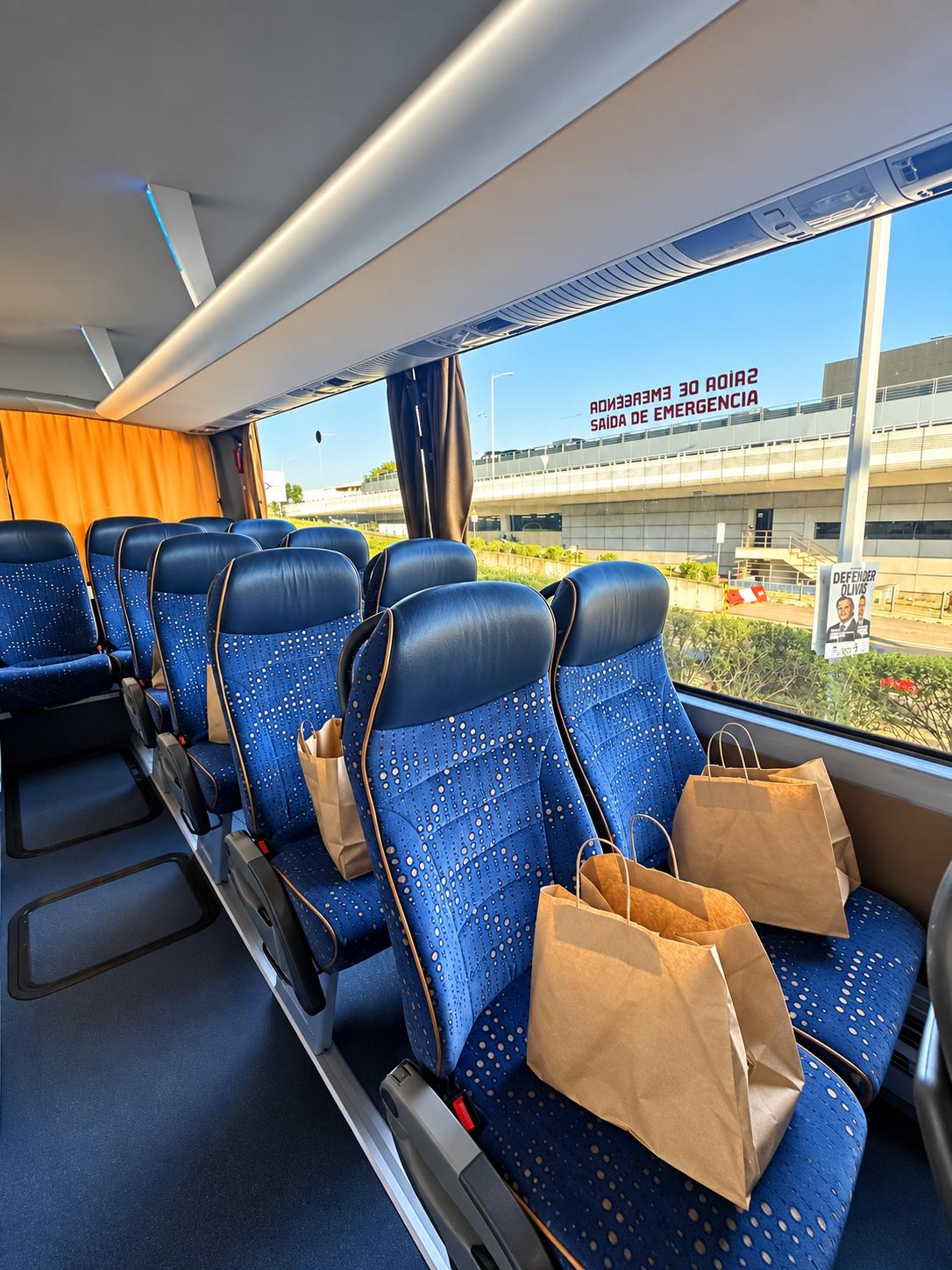 Savoré lunchboxes delivered to a team travelling by coach